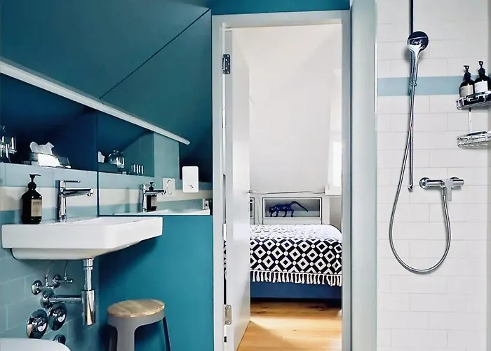 Above The Roofs Of Apartamento