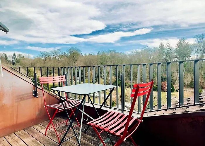 Above The Roofs Of Apartamento *
